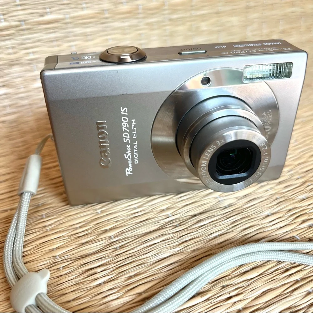 Canon PowerShot SD790 IS 10MP Digital Elph Camera Silver Bundle - Picture 14 of 14